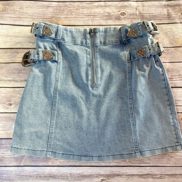 NWT Cloud Ten Side Buckle Denim Mini Skirt-Light Wash - Picture 3 of 6